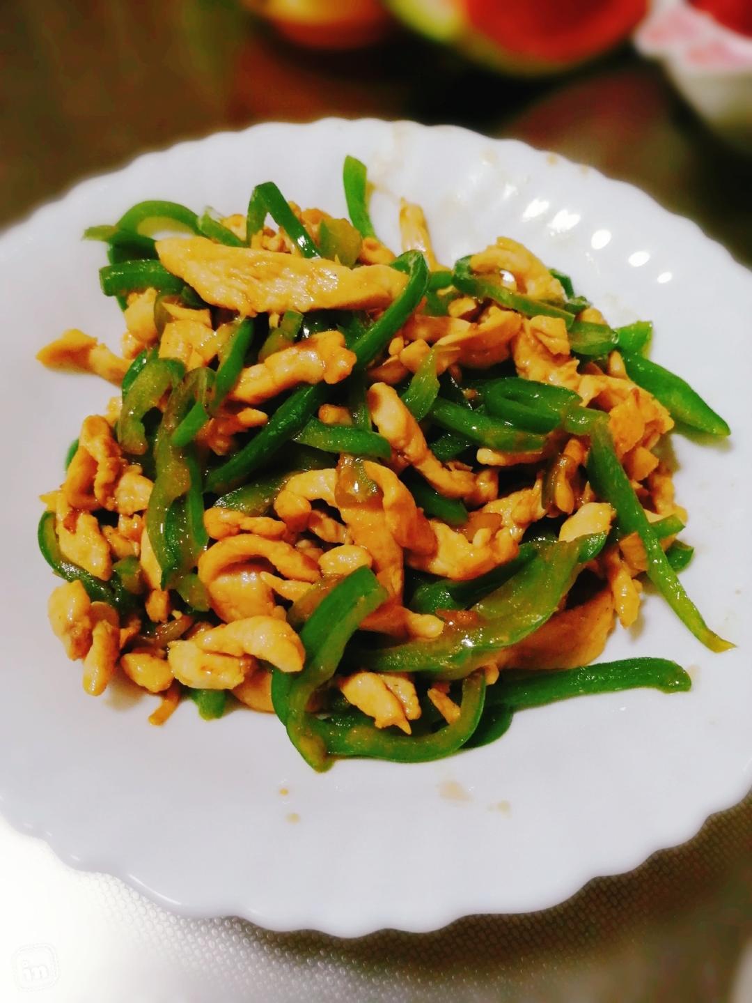 巨好吃的青椒炒鸡胸肉丝，超下饭