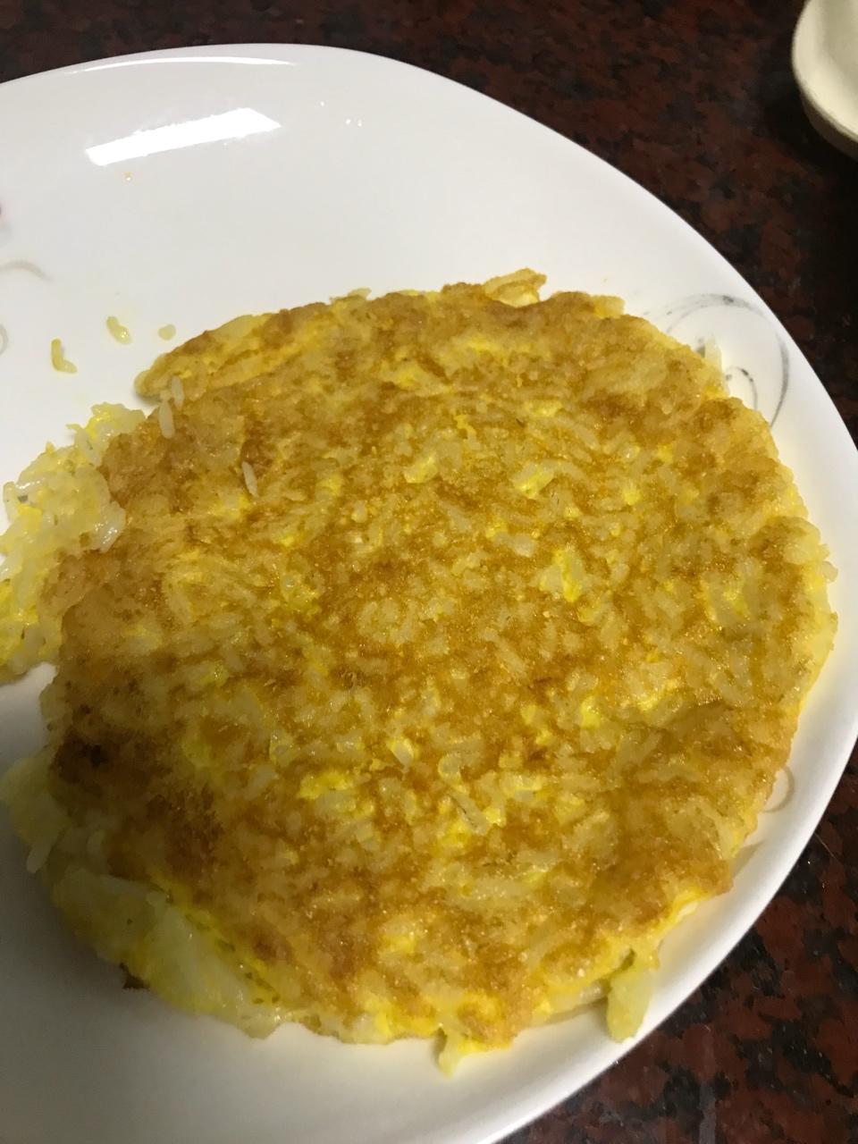 华飞娘娘做的鸡蛋米饭饼