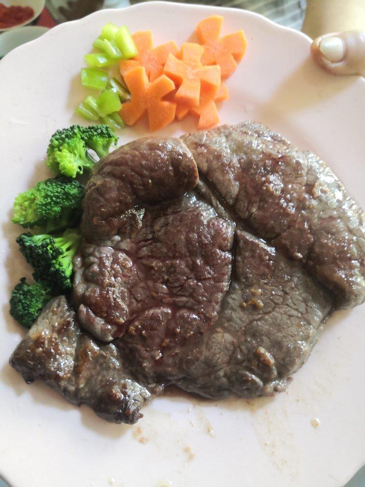 黑椒牛排