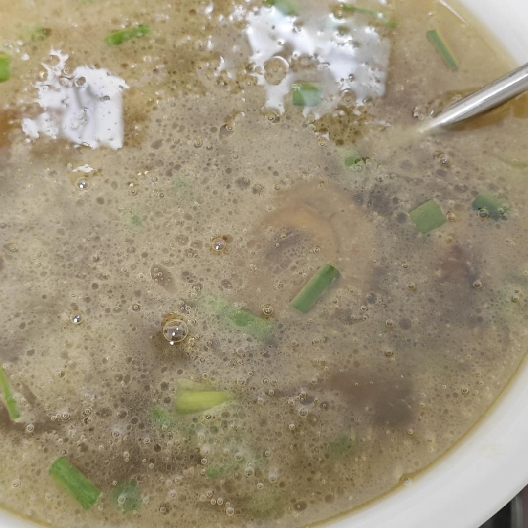 鲜掉眉毛口蘑汤