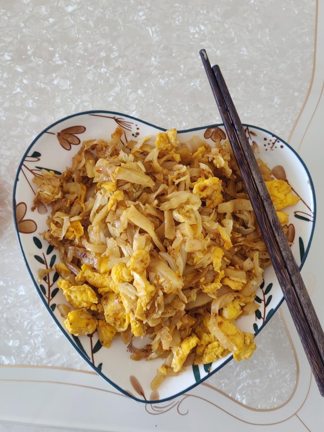 圆白菜肉炒饼