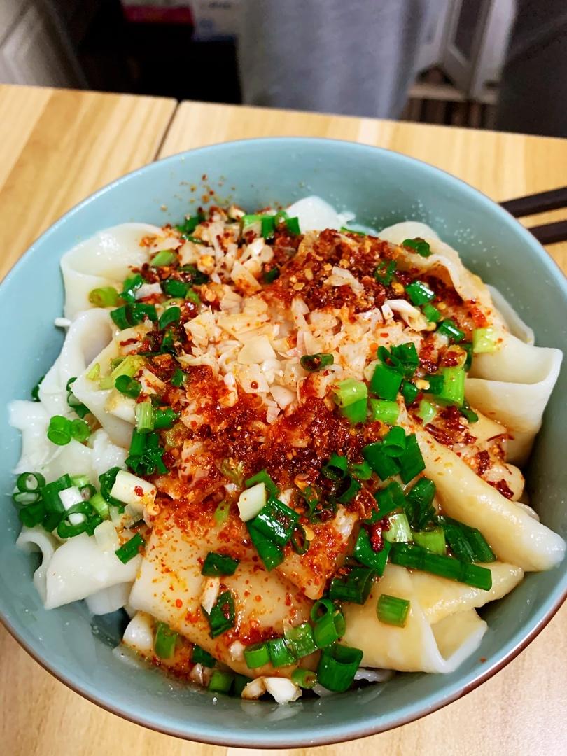 大碗宽面（油泼扯面）