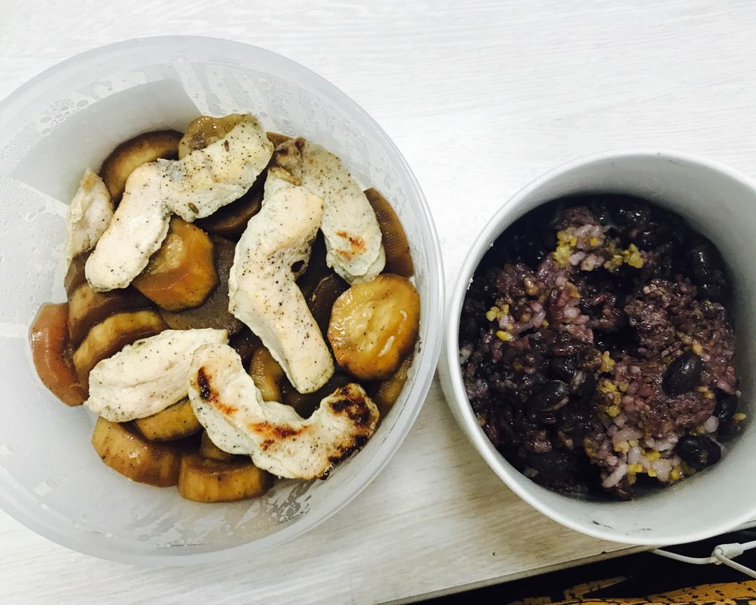 周周今天吃什么。