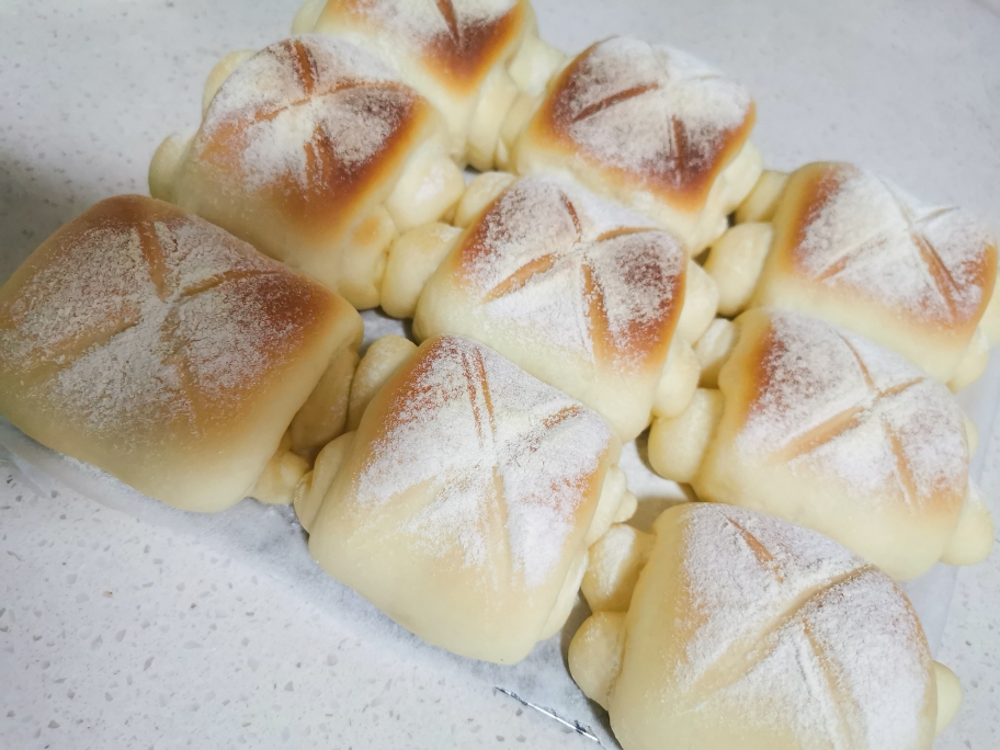 没有面包机和发酵箱的超可爱纯手工日式牛奶面包的做法