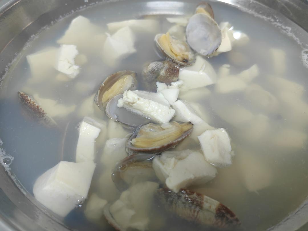 花蛤豆腐汤正确做法，鲜甜好喝，做法很简单