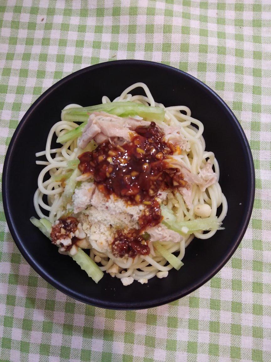 鸡丝凉面