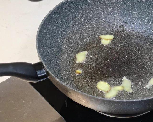 人见人爱的经典茄汁大虾的做法 步骤6