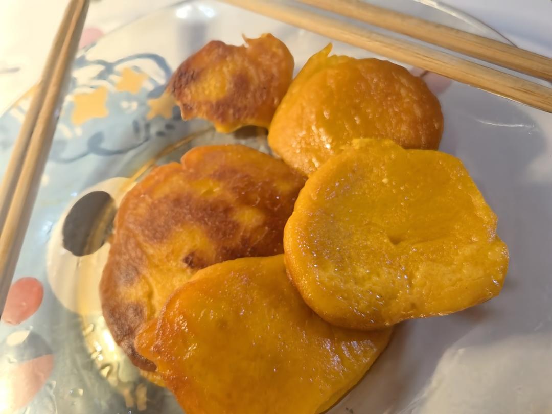 平底锅就能做，香甜软糯的南瓜饼，一次成功