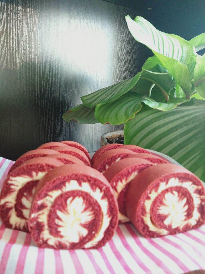 蛋糕卷，红丝绒蛋糕卷，旋风蛋糕卷