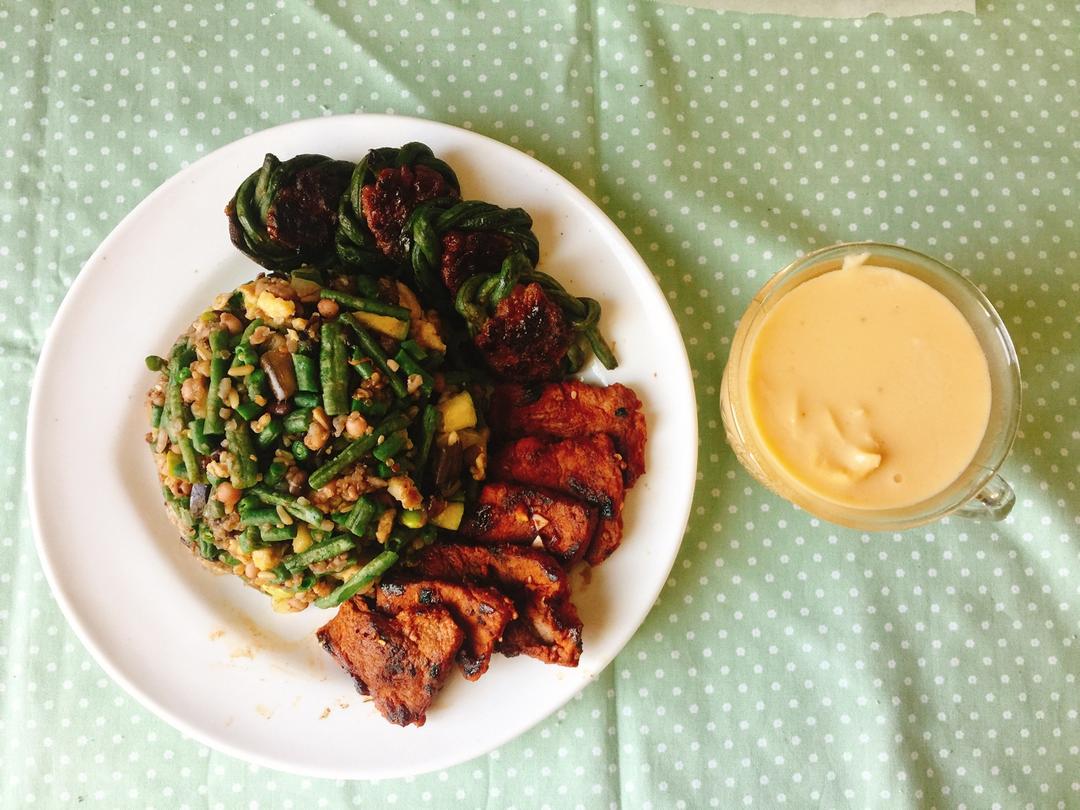 每天，叫醒我的是早餐