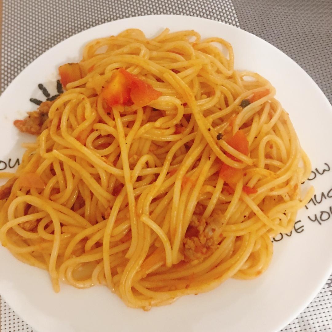 番茄肉酱意大利面