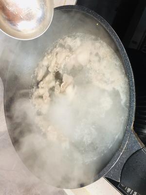 寒冬里的韩式辣白菜汤（暖心又暖胃）的做法 步骤2