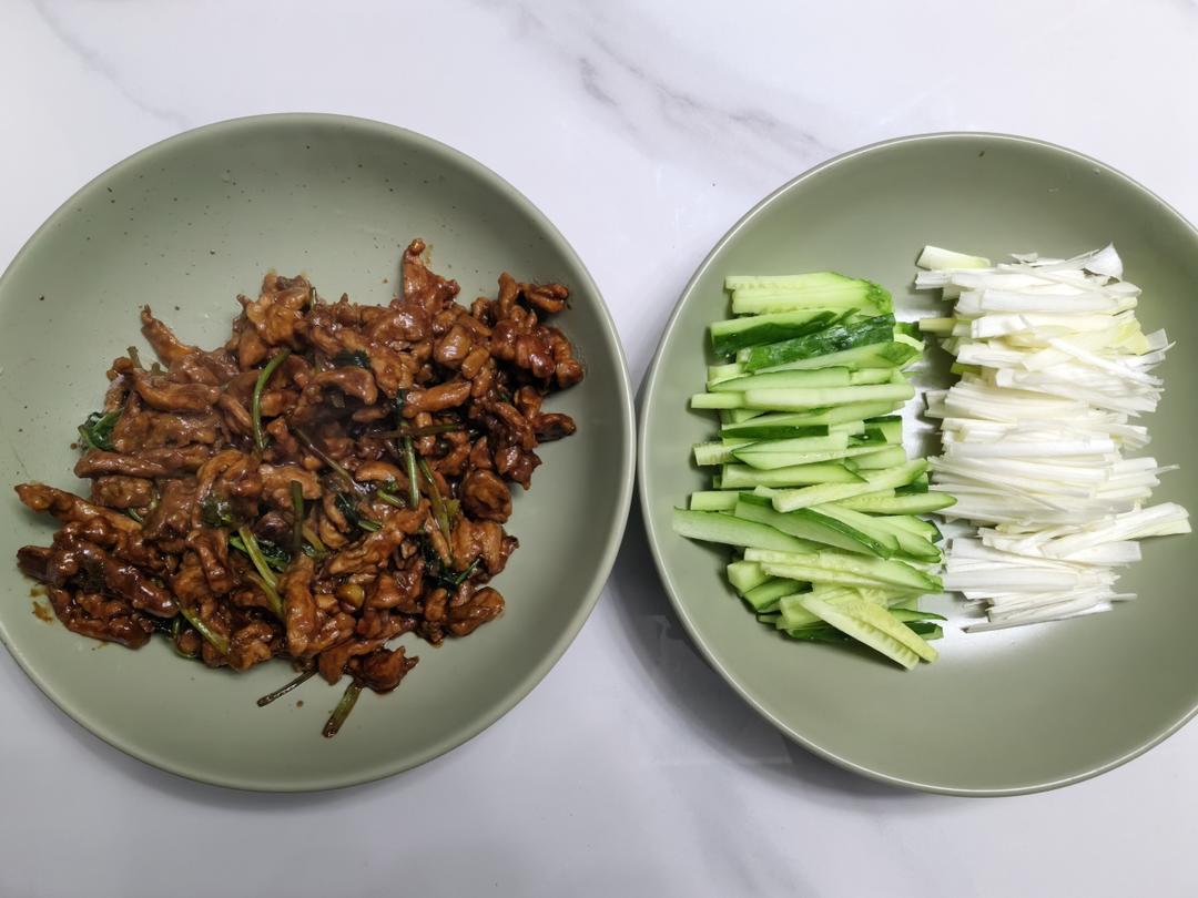 学做京酱肉丝，带饼的