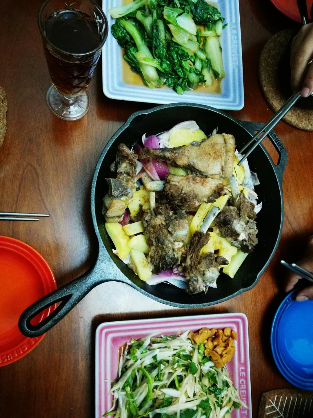 孜然羊排烤土豆