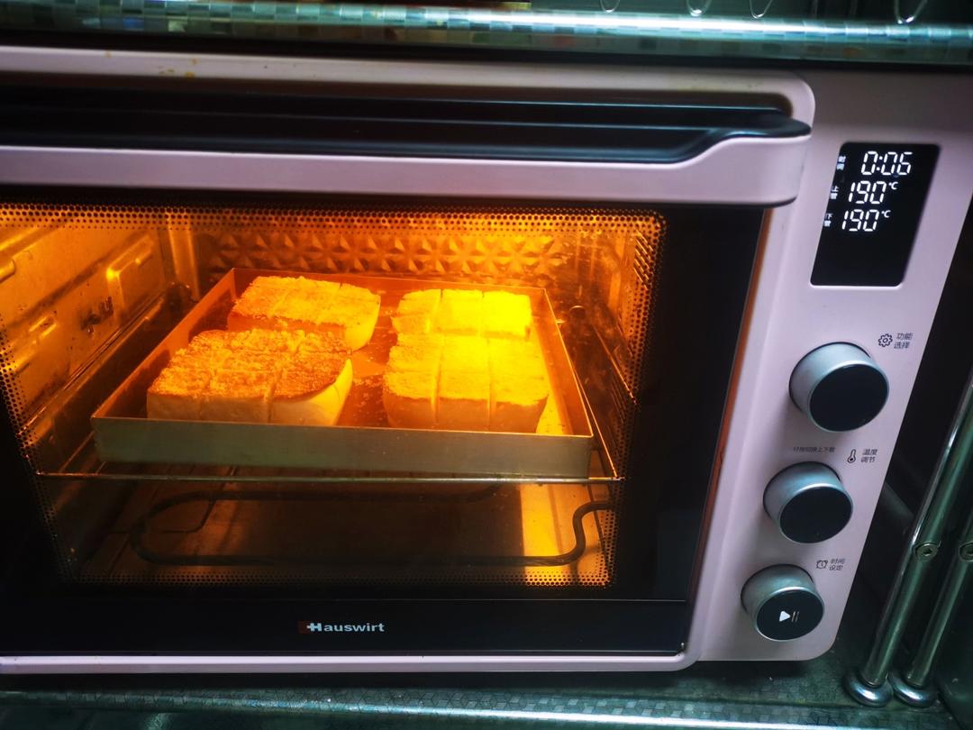 最简单的吐司吃法——砂糖香甜吐司脆片