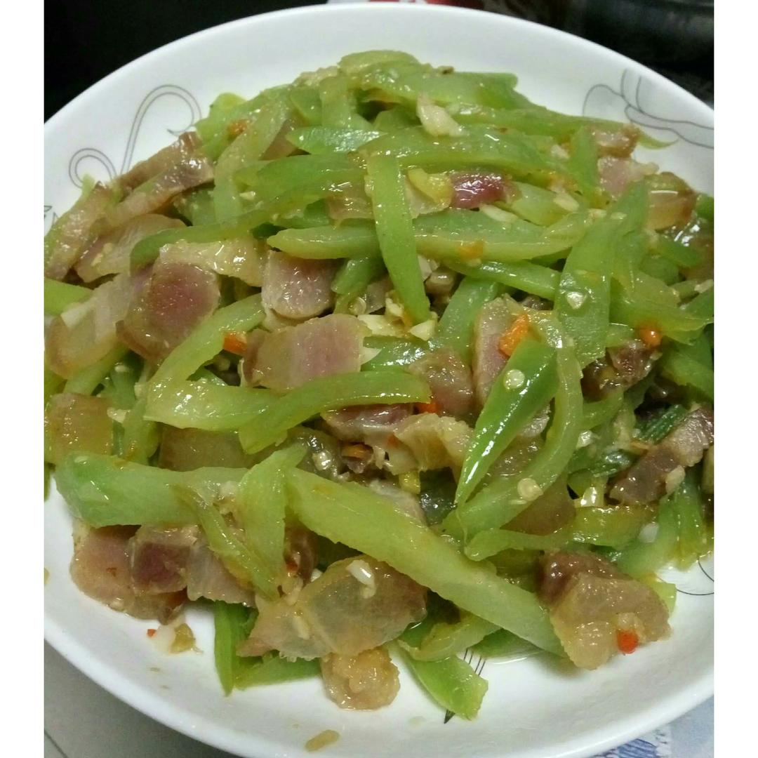 莴笋炒肉片