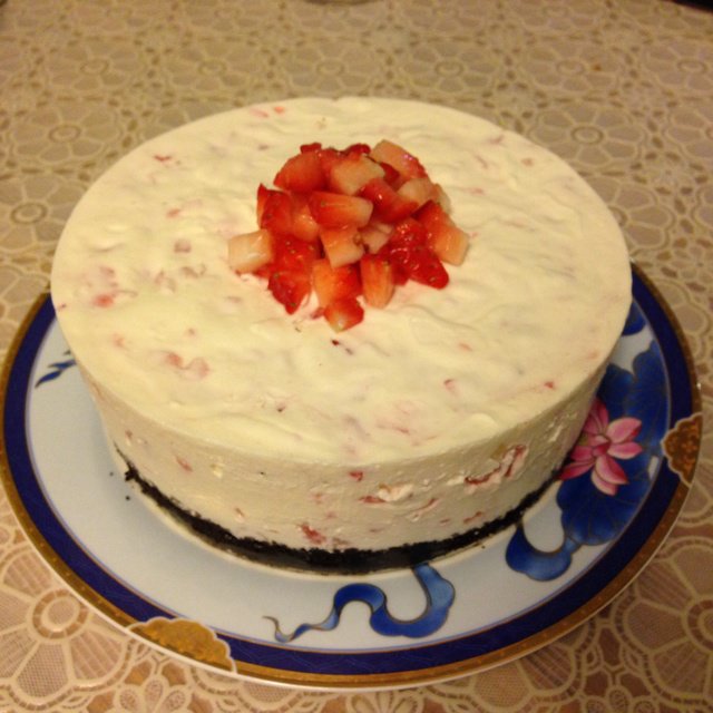 草莓果粒冻芝士蛋糕