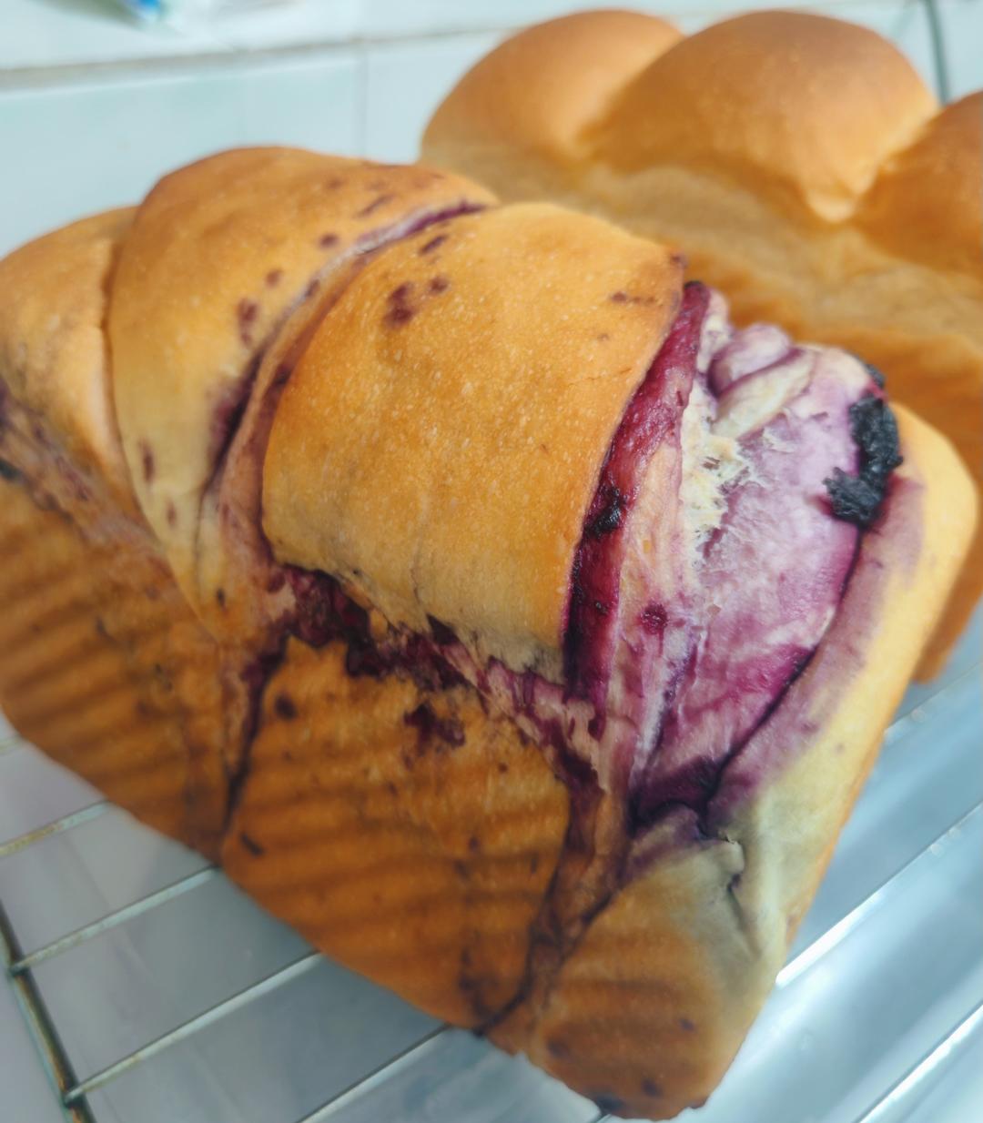 鲜奶牧场吐司制作揭秘，绵密的吐司谁不爱啊