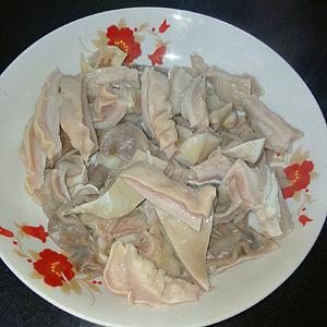 猪肚白果煲鸡汤的做法 步骤6