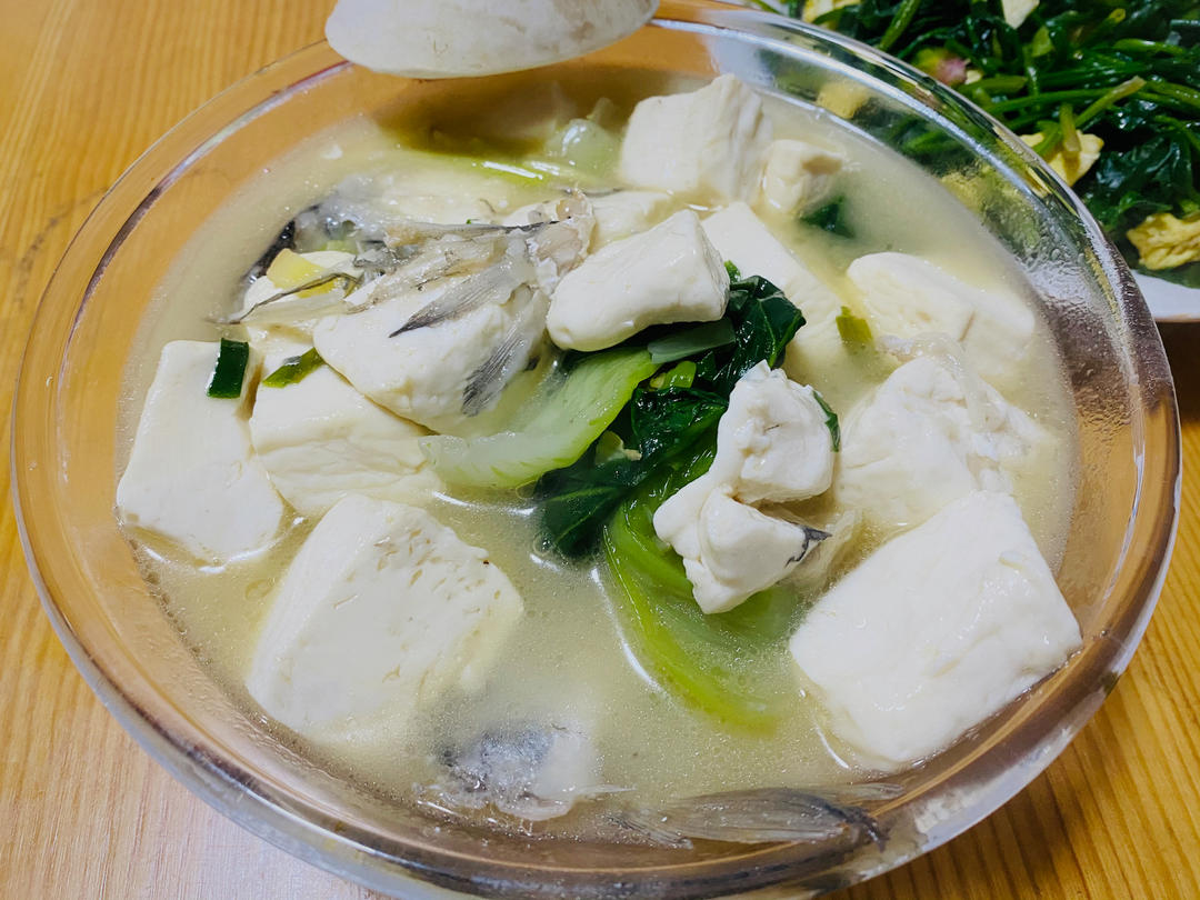 奶白鲫鱼豆腐汤|一条鱼最后的温柔