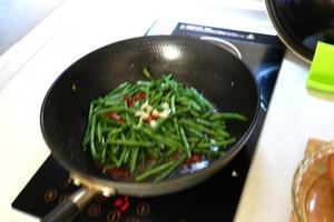 M私家后厨之 超赞素豇豆的做法 步骤8