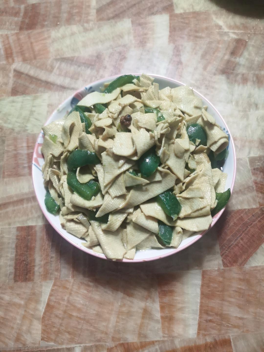 青椒干豆腐（餐馆版）