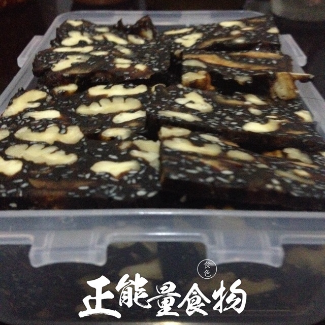 核桃桂圆芝麻红枣阿胶膏