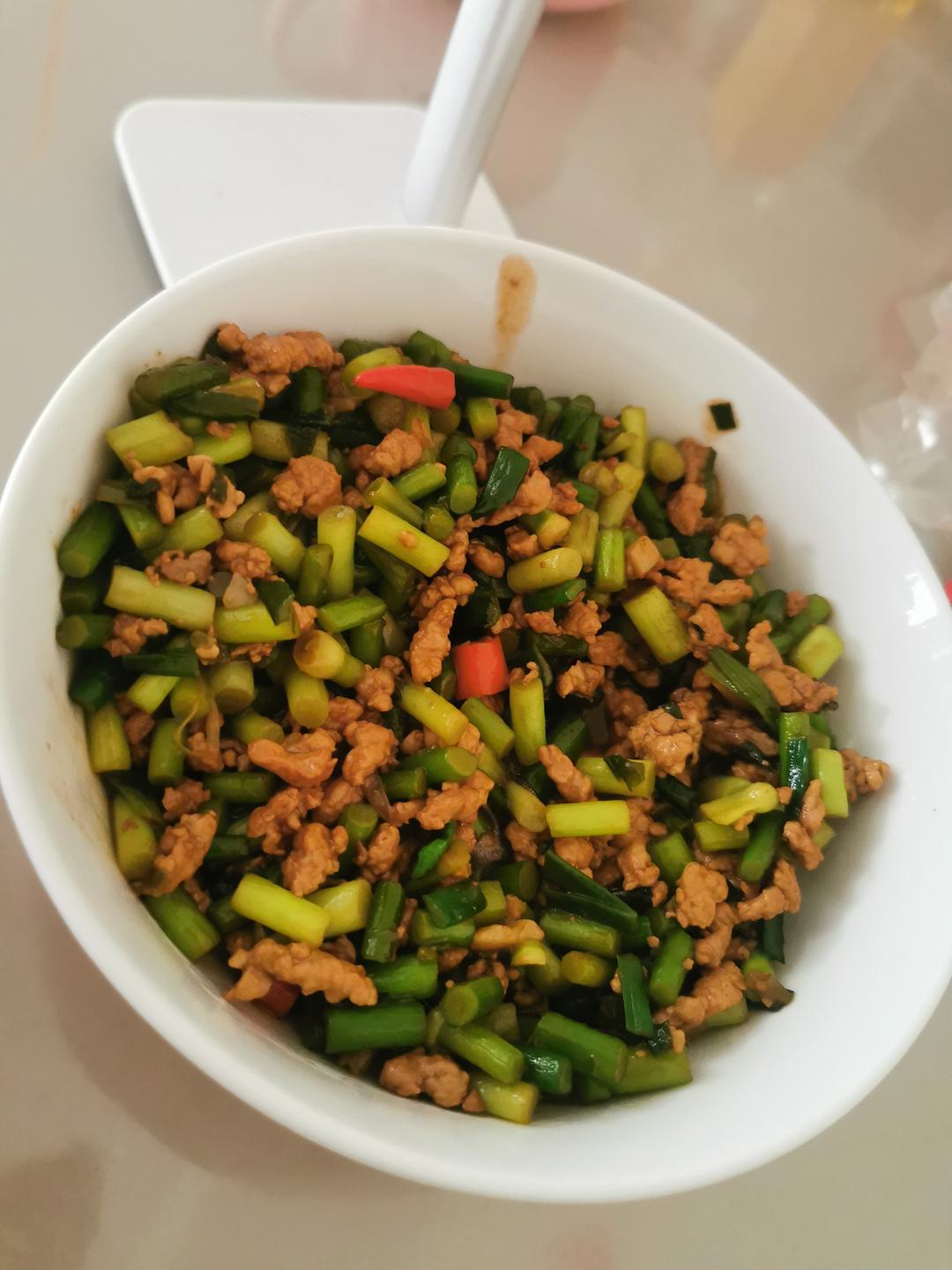 蒜苔炒肉末，三碗米饭都不够吃