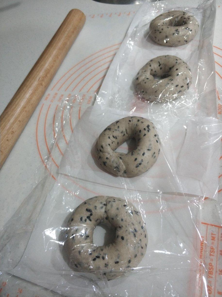黑芝麻贝果