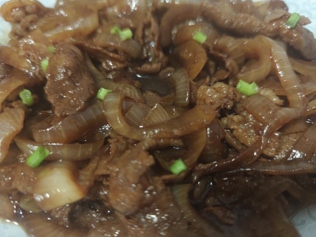 好吃到舔盘的秘制洋葱炒肥牛卷！拌饭巨香