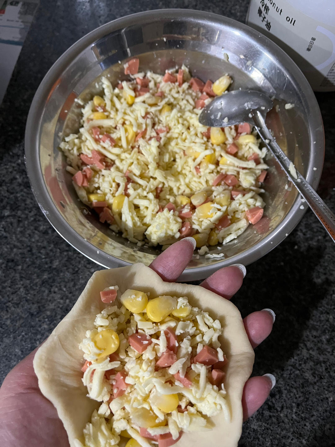 (超好吃的咸口面包）爆浆培根芝士面包