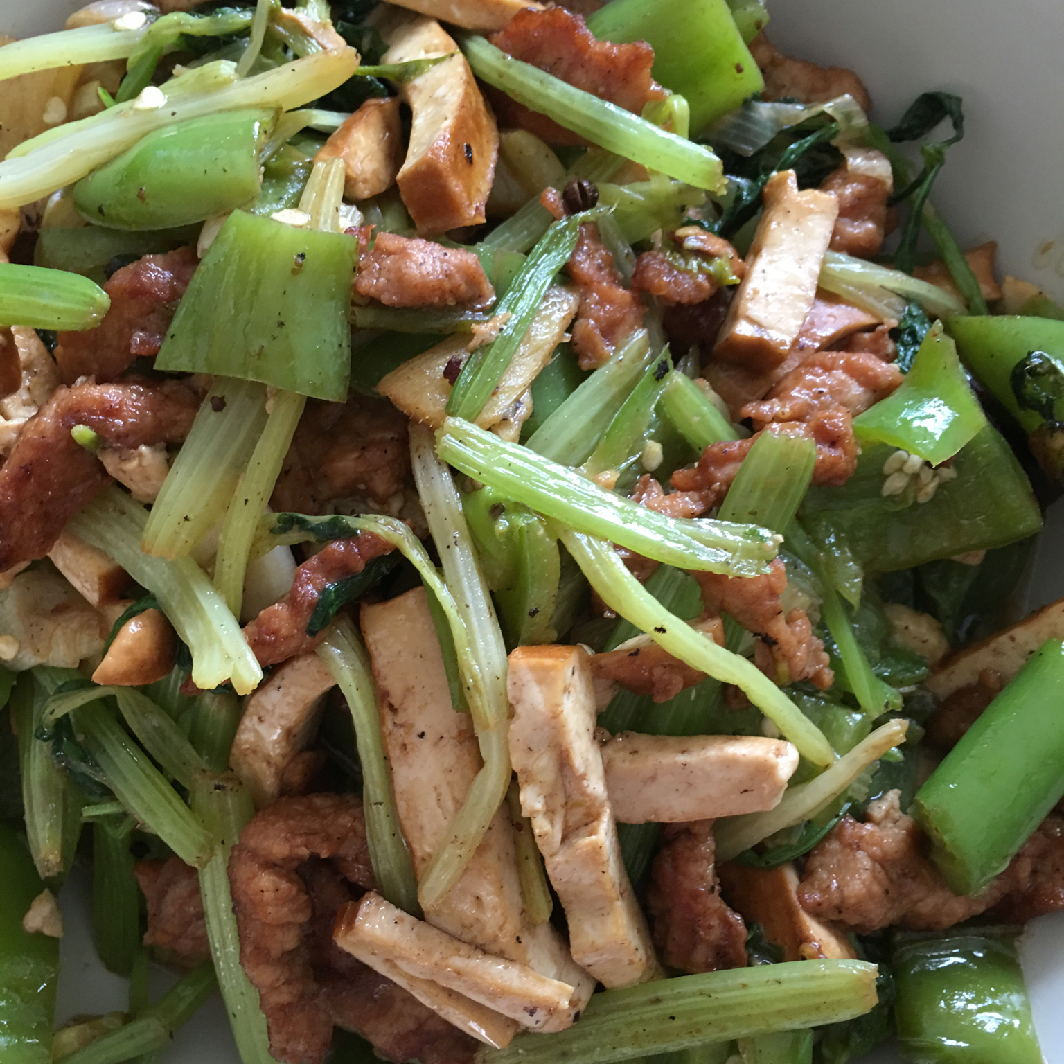 芹菜木耳炒肉丝