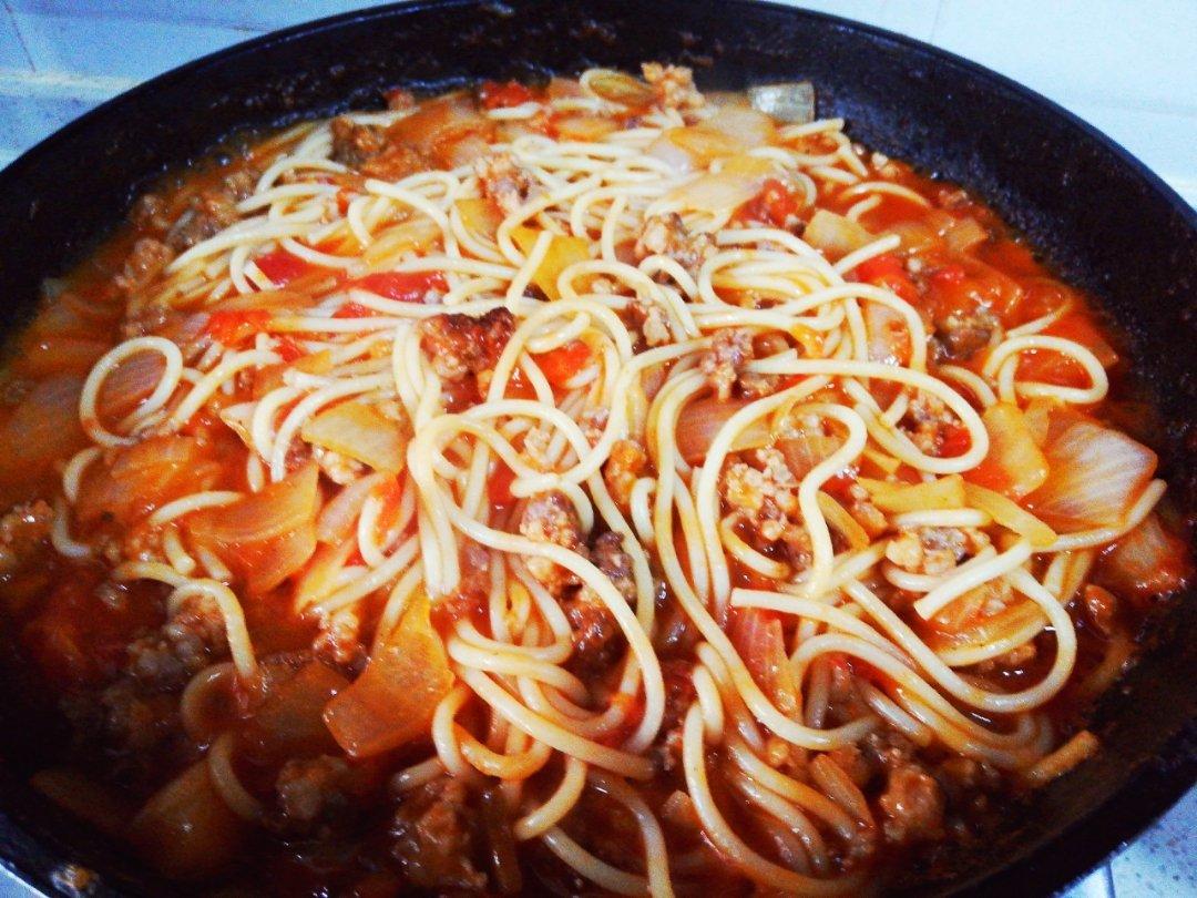 番茄肉酱意大利面