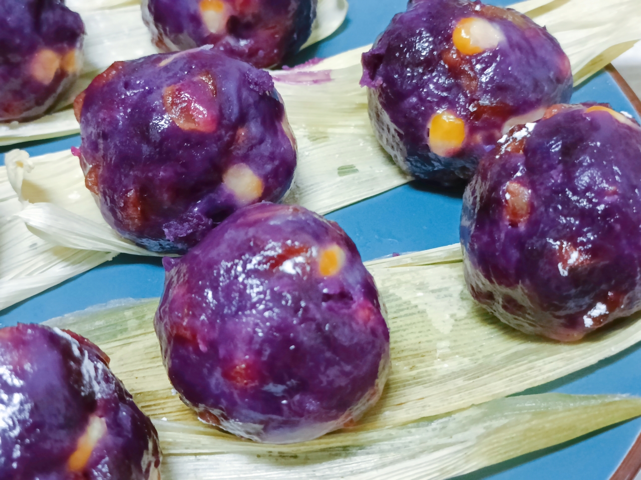 低脂饱腹的紫薯粘豆包的做法