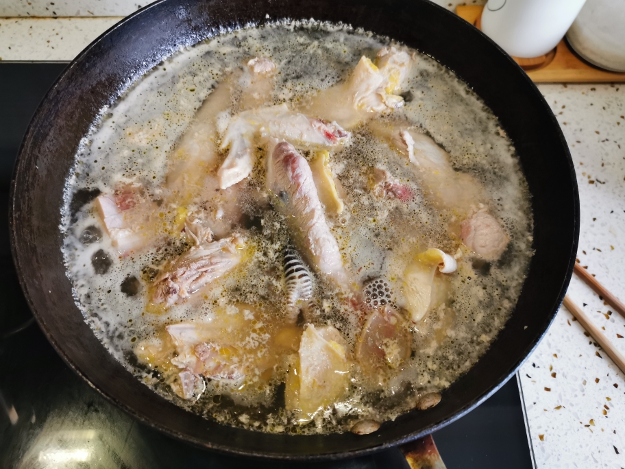 鱼翅花胶鸡肉煲的做法 步骤9
