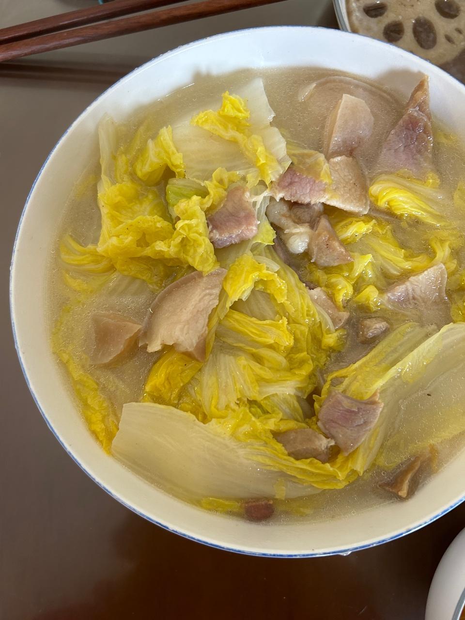 咸肉（蹄膀）炖白菜