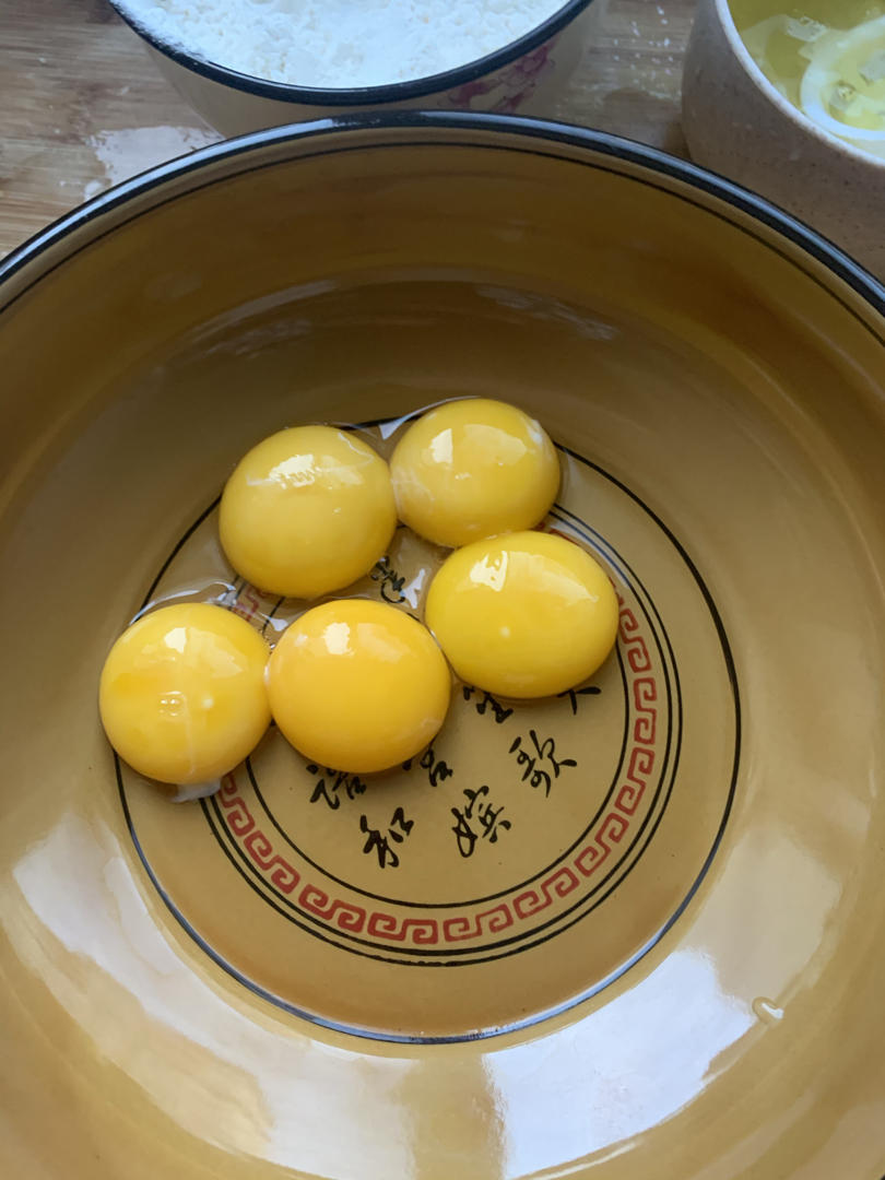 纸杯蛋糕 8寸戚风蛋糕的量