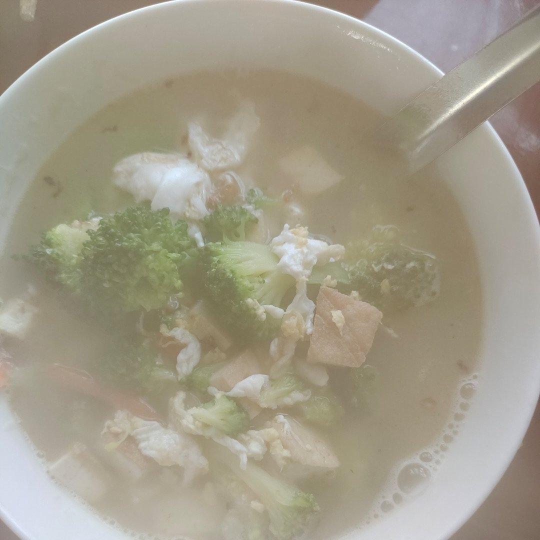 西兰花豆腐蛋汤