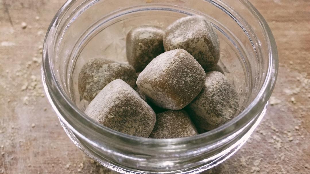 きなこ飴(黄豆粉软糖）