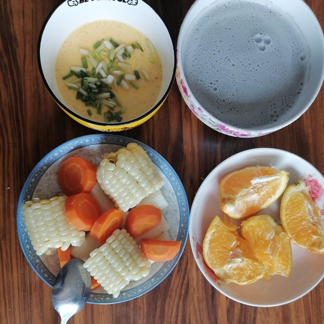 黑芝麻豆浆+蒸食物套餐+橙子