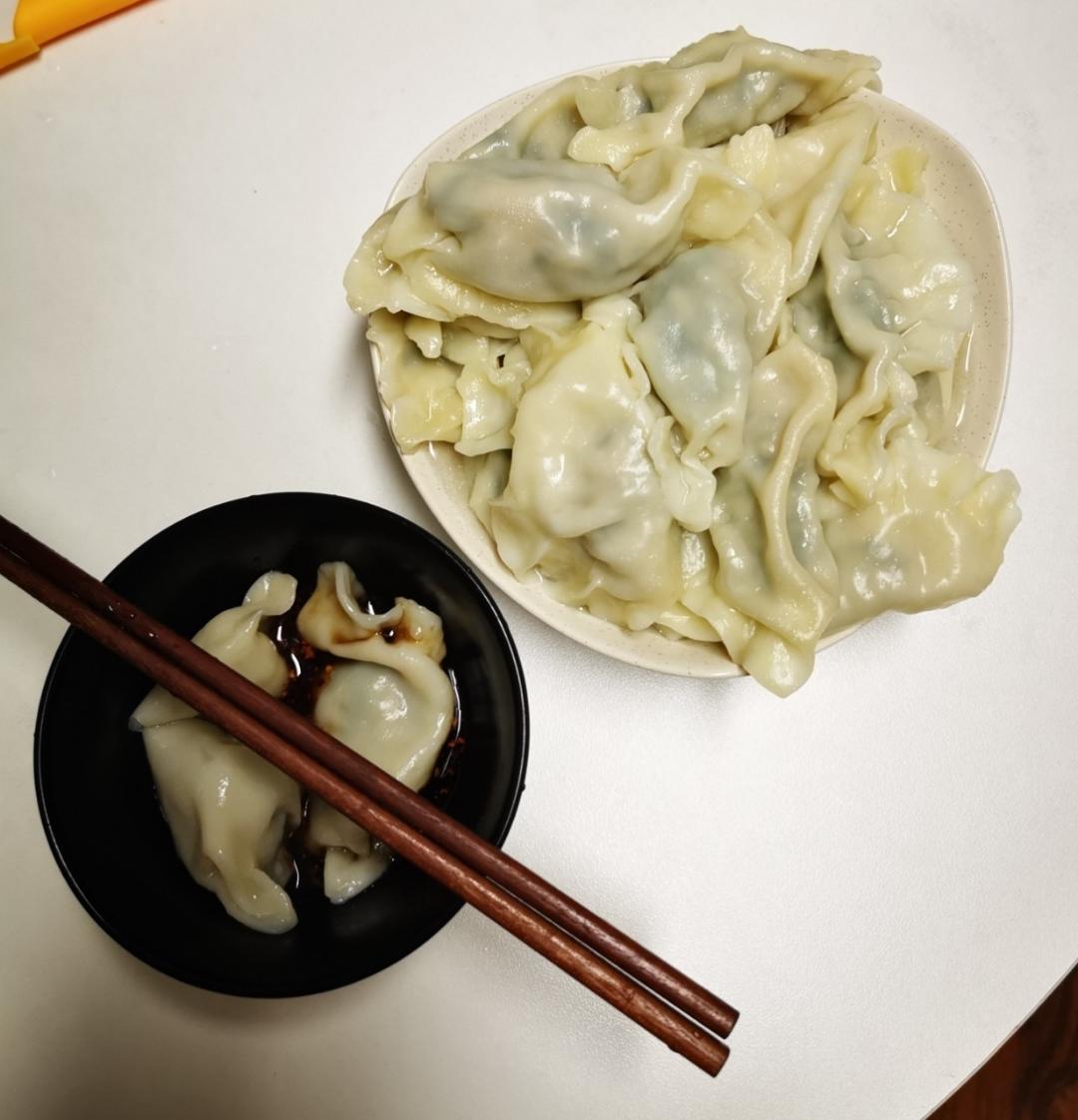 来，尝个鲜儿！ 【蒲公英水饺】