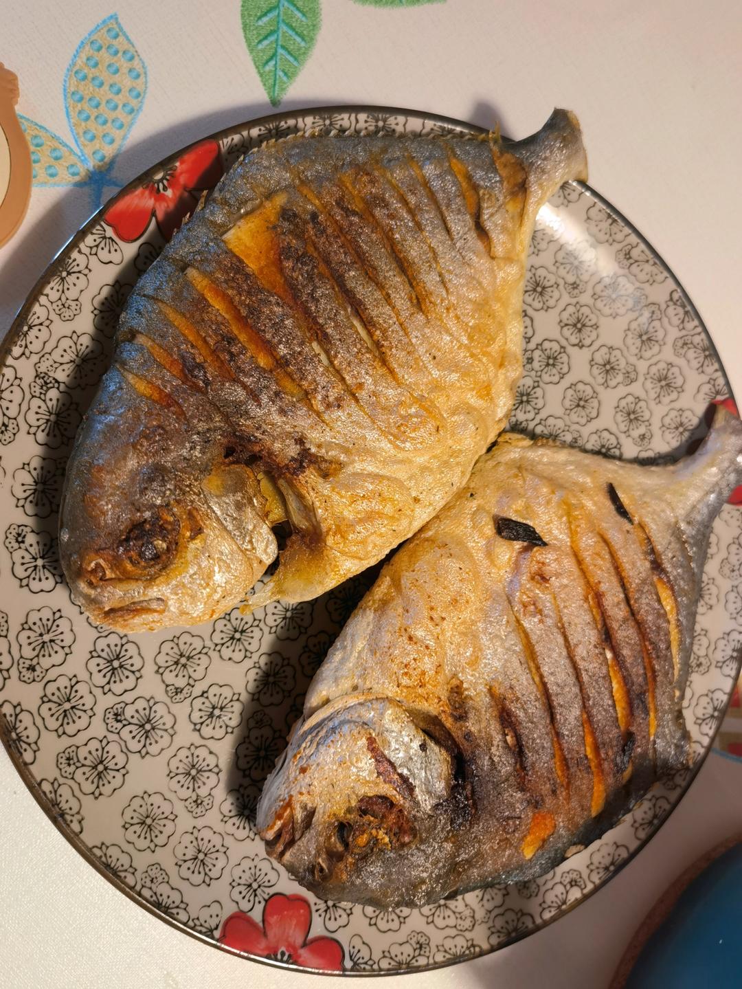 香煎鲳鱼