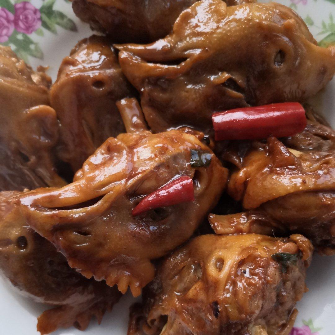 要做个美食家做的酱鸡头