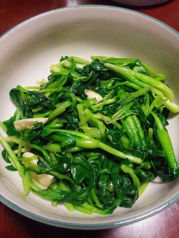 蒜茸鸡毛菜