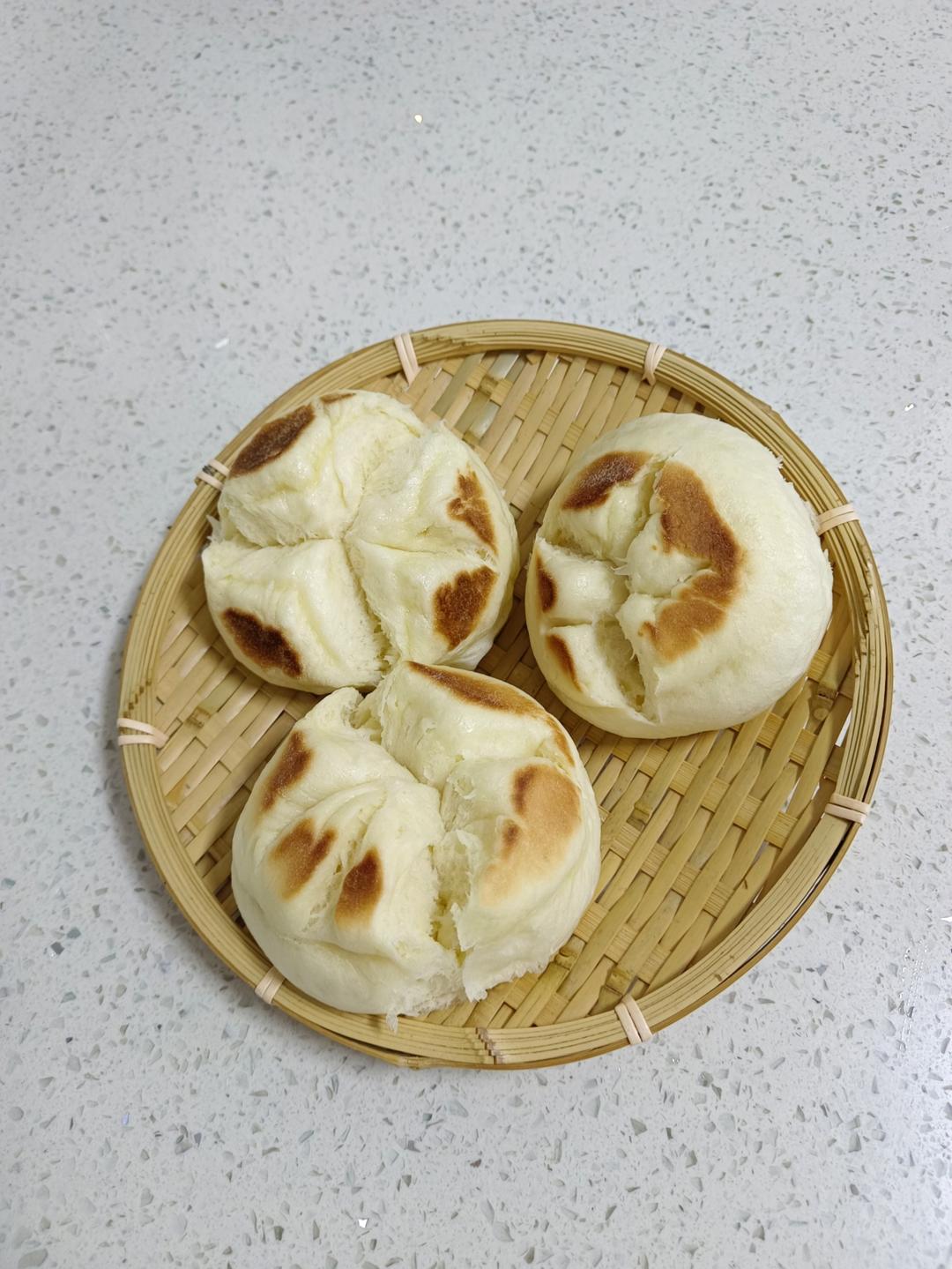 蓬松暄软，奶香味浓郁开花馒头，做法好简单 ！