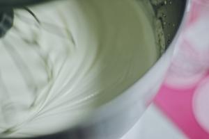 全麦橄榄油戚风蛋糕（无奶油）
低糖低脂酸奶蛋糕的做法 步骤2