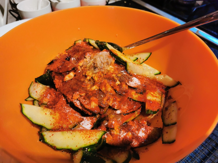 韩式下饭菜 凉拌辣黄瓜的做法 步骤4