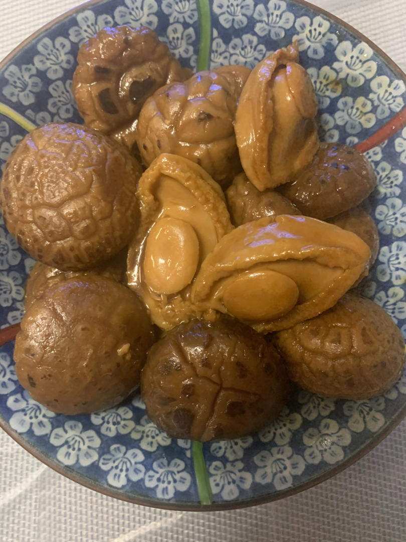 鲍鱼焖冬菇