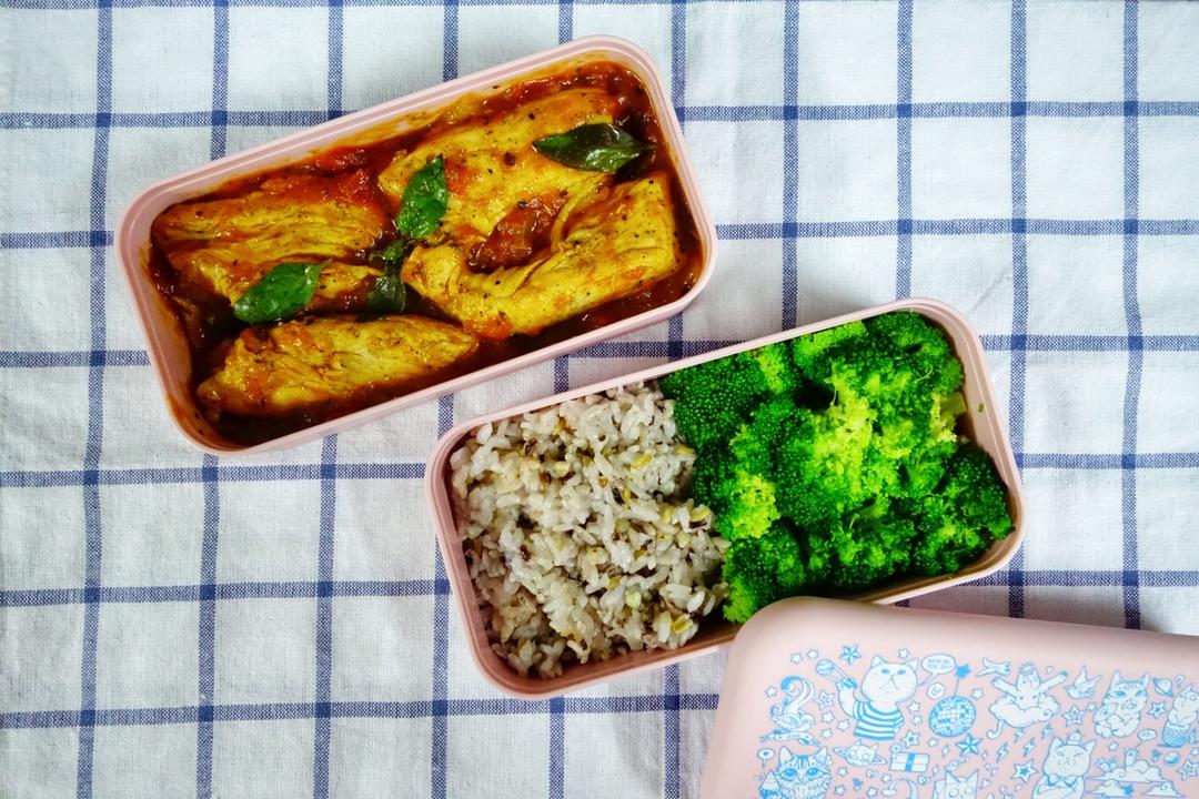番茄炖鸡胸丨健康·三餐