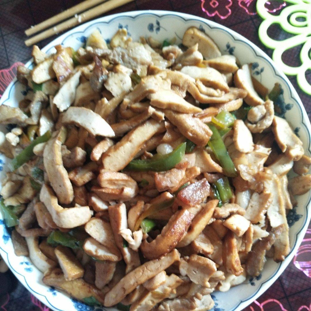 做法简单却香辣美味的香干炒肉